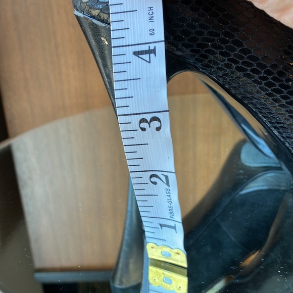 Nine West closed toe heel - Picture 7 of 8